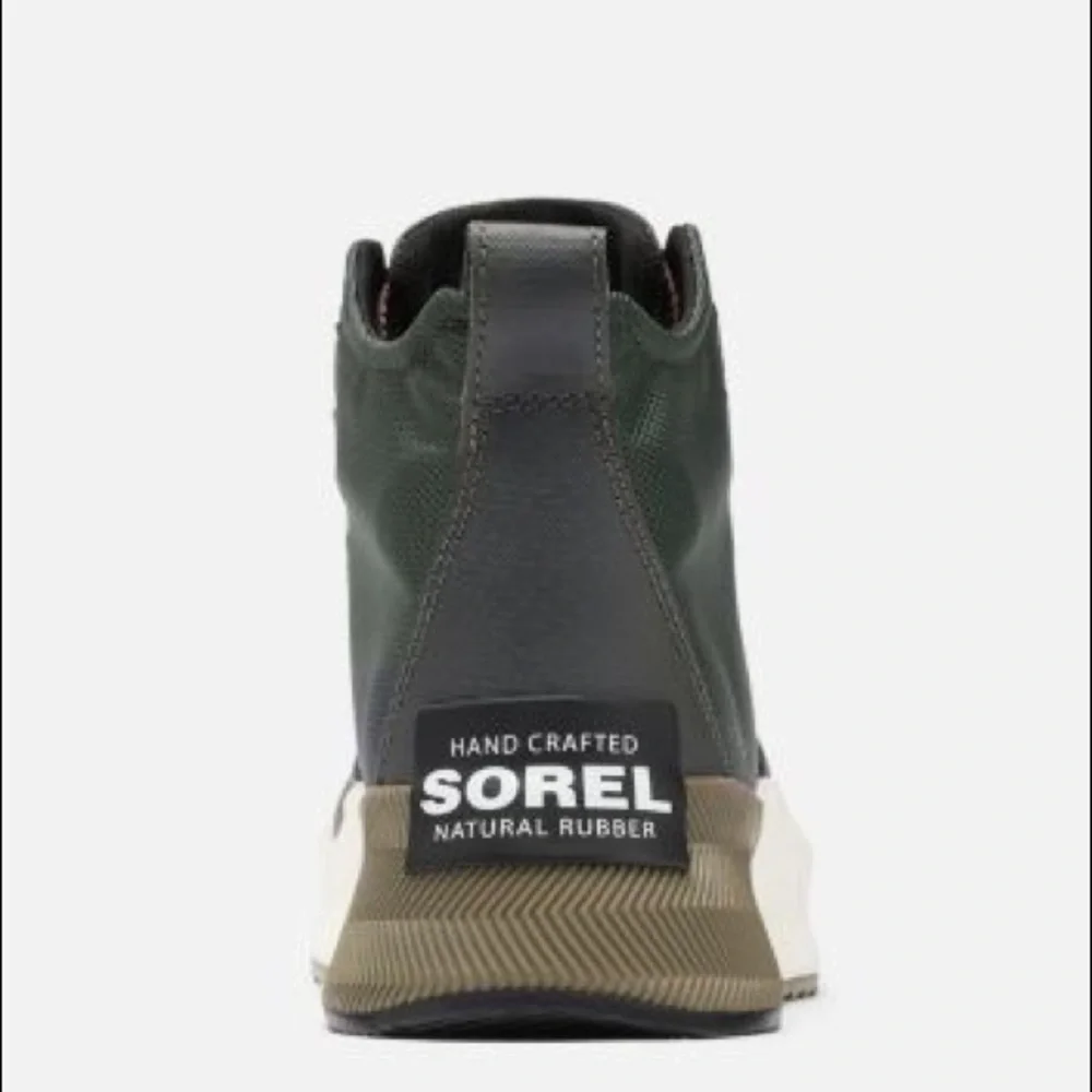 Sorel Out ‘n About Classic Duck boot in dark moss, black